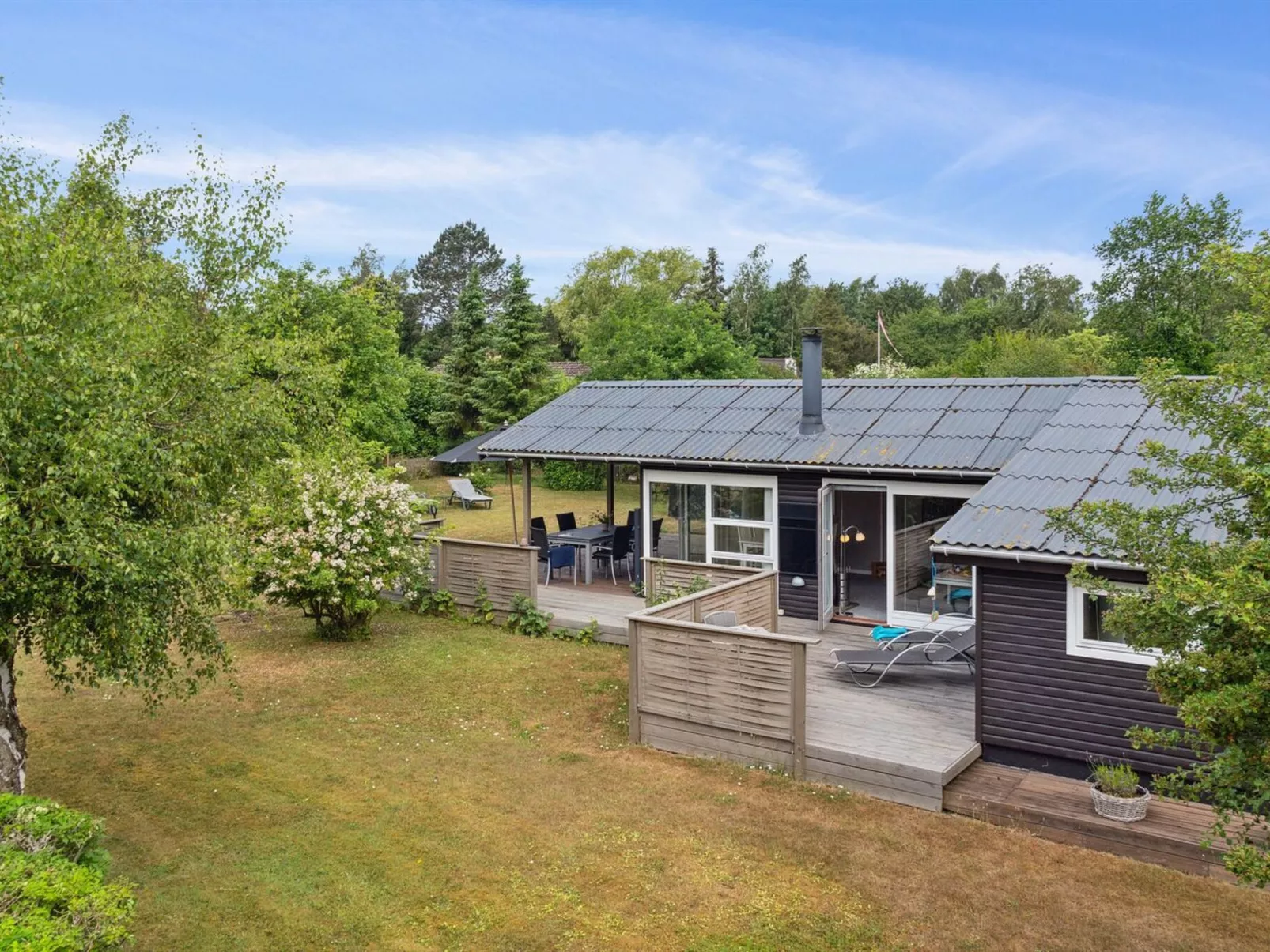 "Holmwith" - 200m from the sea