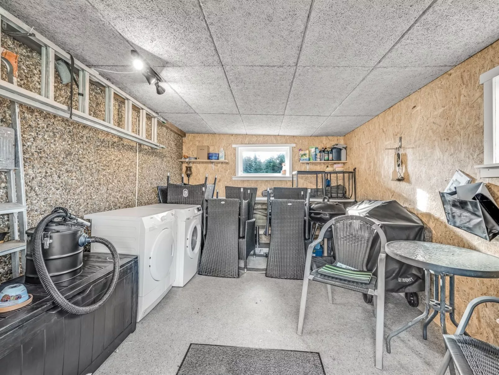 "Geert" - 900m from the sea