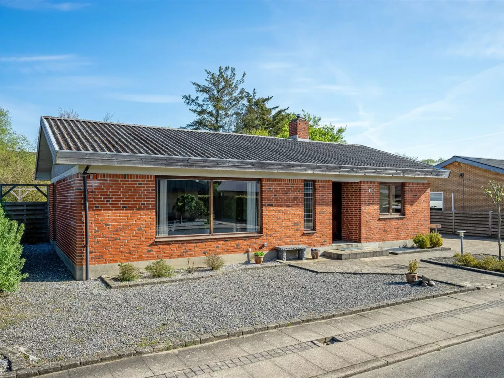 "Satu" - 2km from the sea