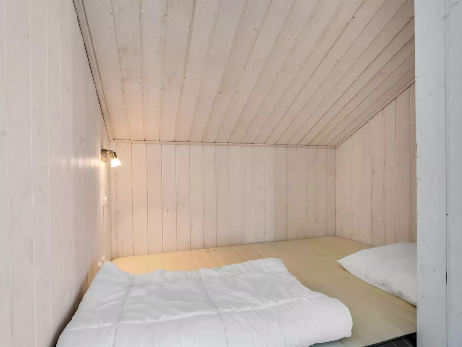 "Kiersten" - 800m from the sea