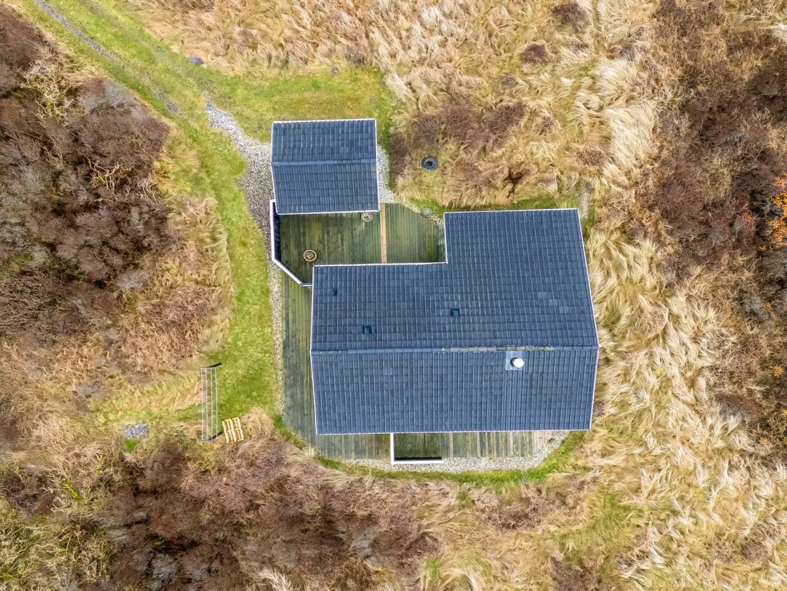 "Nuka" - 400m from the sea