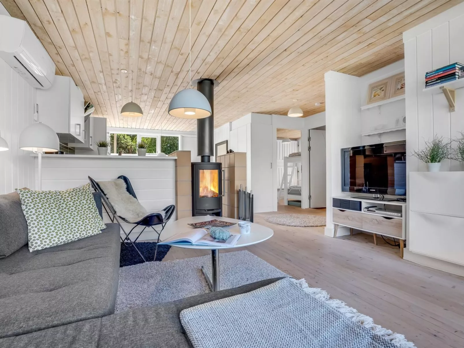 "Clea" - 300m from the sea