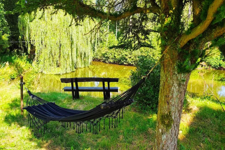 Dom wakacyjny w Szymbarku dla max 12 osób-Tuinen zomer