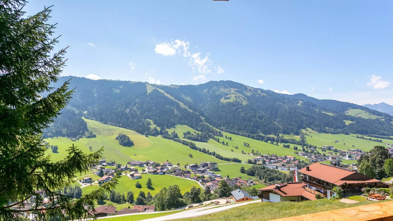 Sonnenhütte oben-Uitzicht zomer