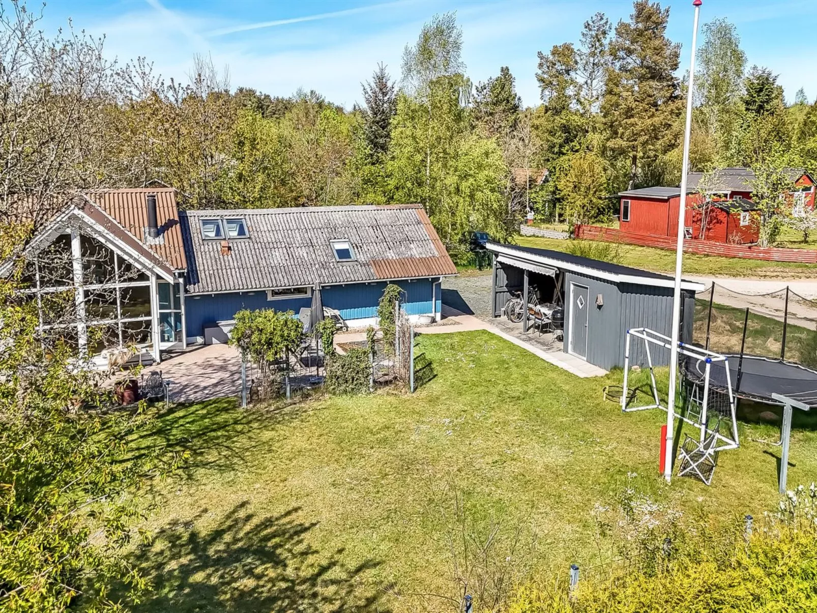 "Akule" - 6km from the sea