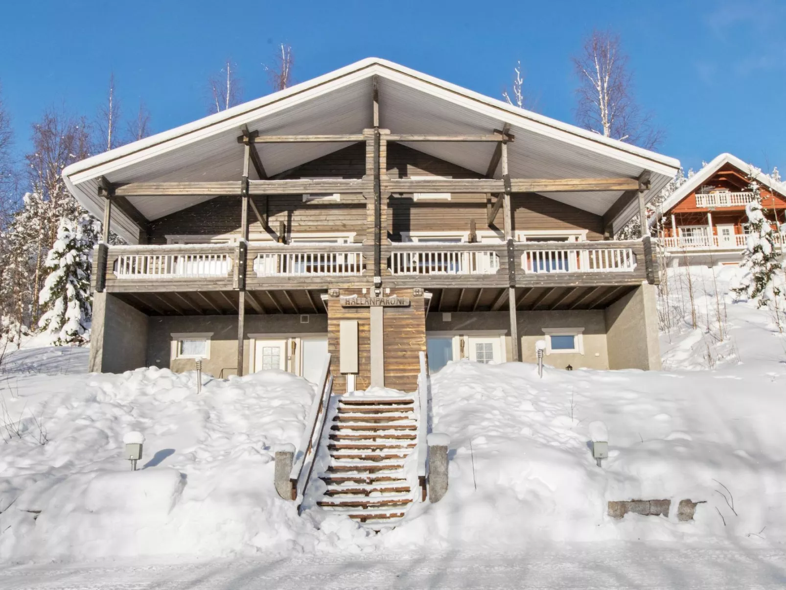 Hallan paroni b paritalo