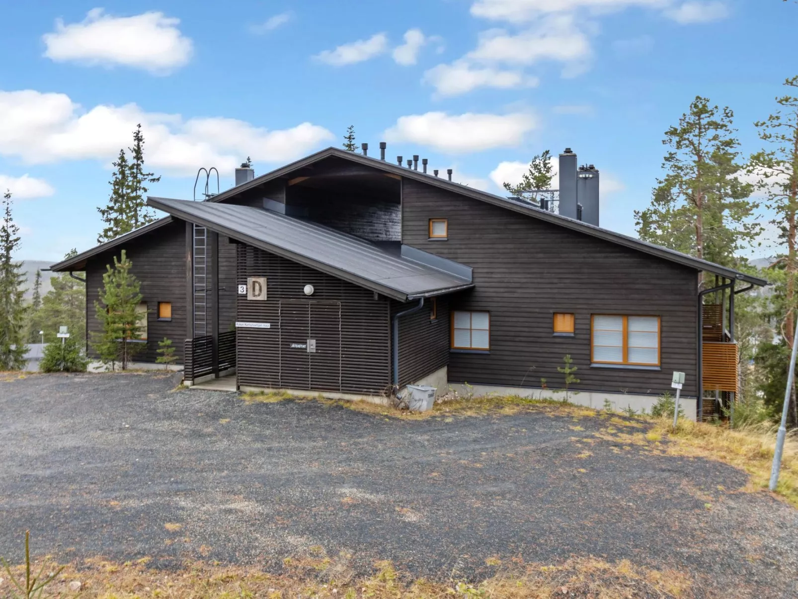 Karhunvartijanmaja d4