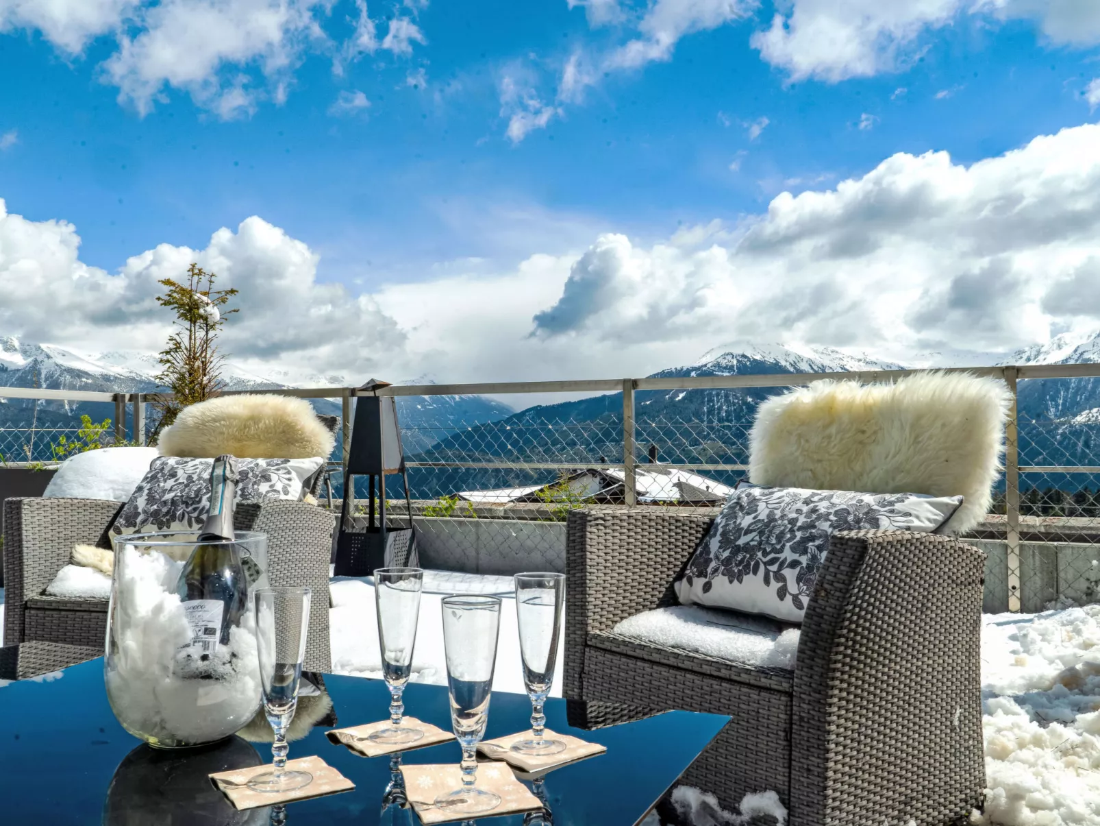 Jeanne D'Arc LOFT Montagne-Buiten