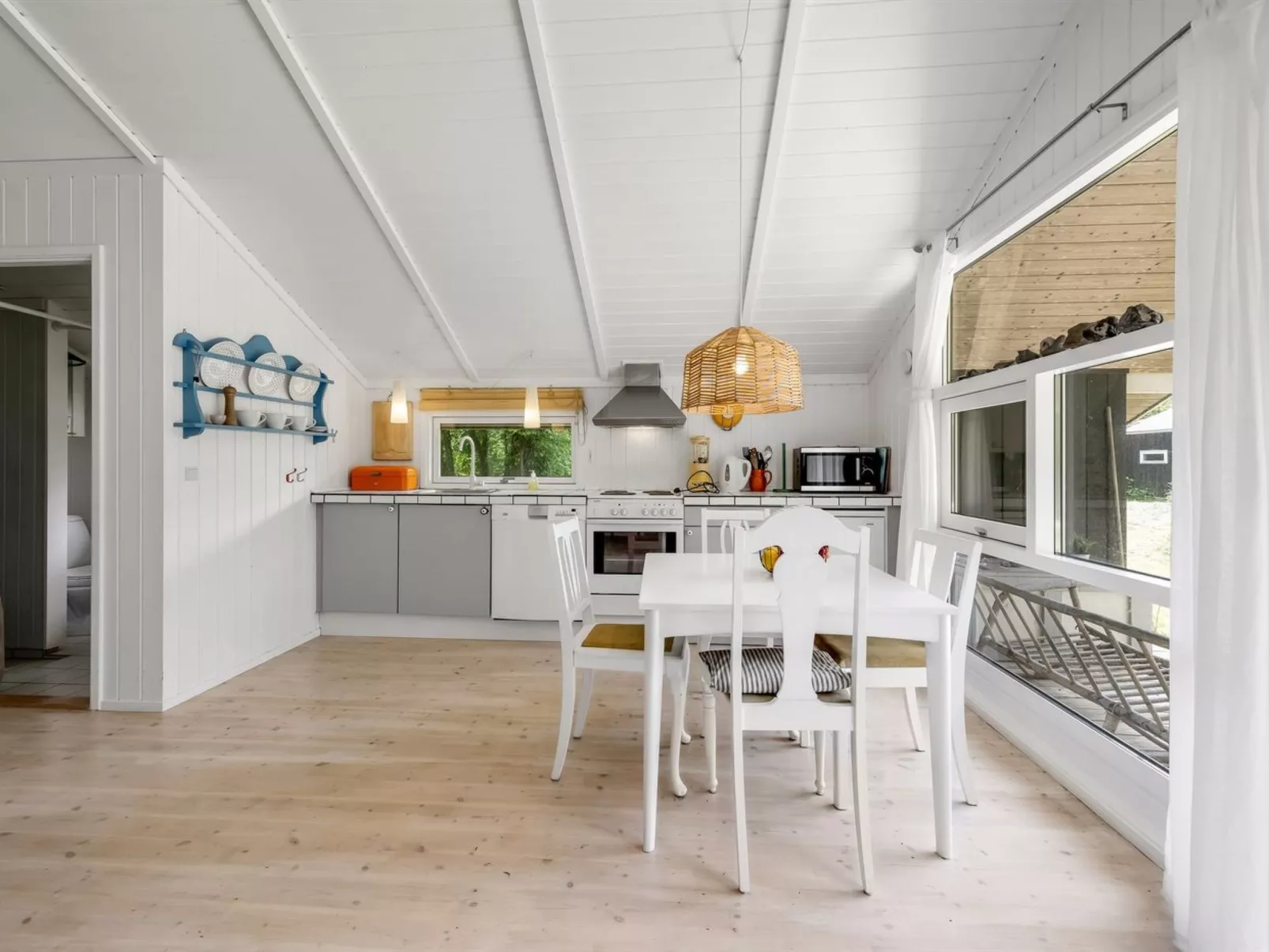 "Nnykka" - 125m from the sea