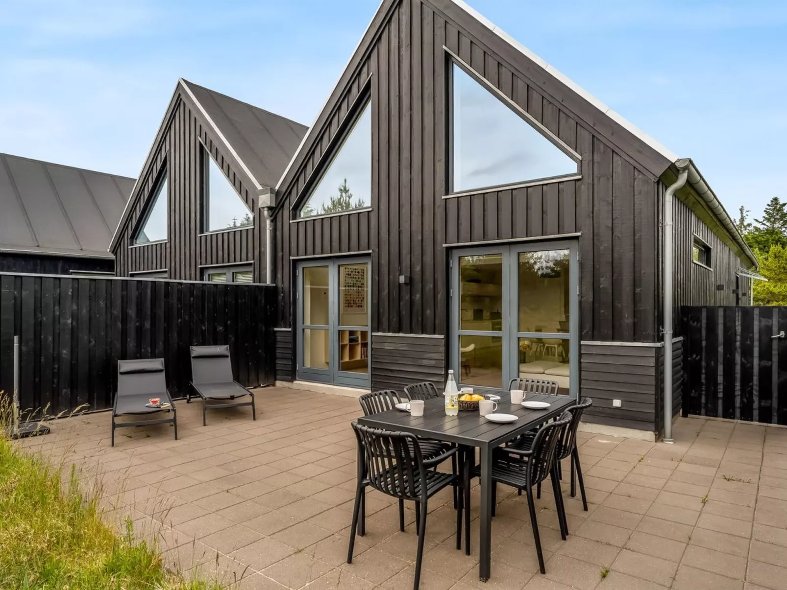 "Anelle" - 2.5km from the sea