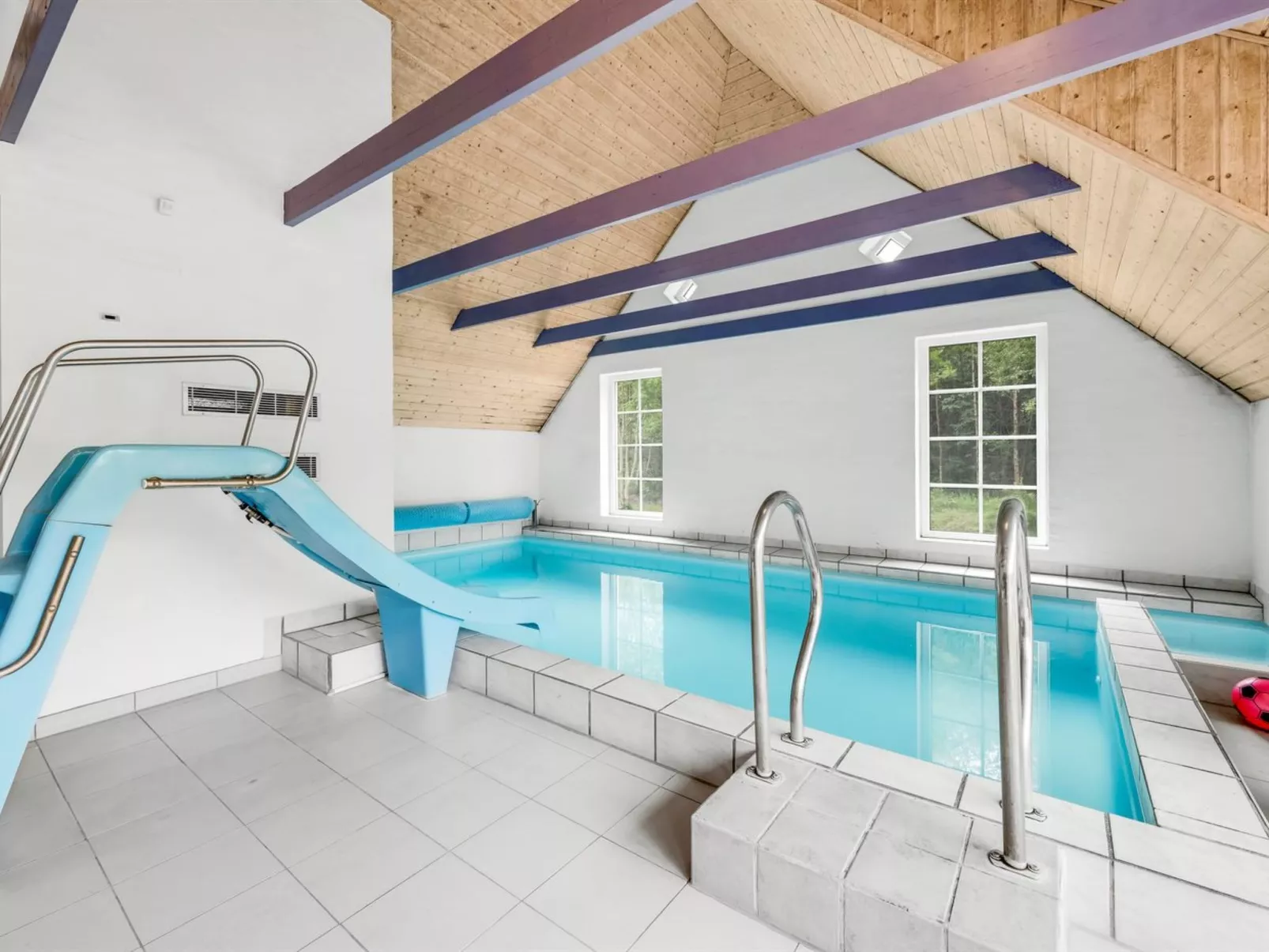 "Ulf" - 2km from the sea