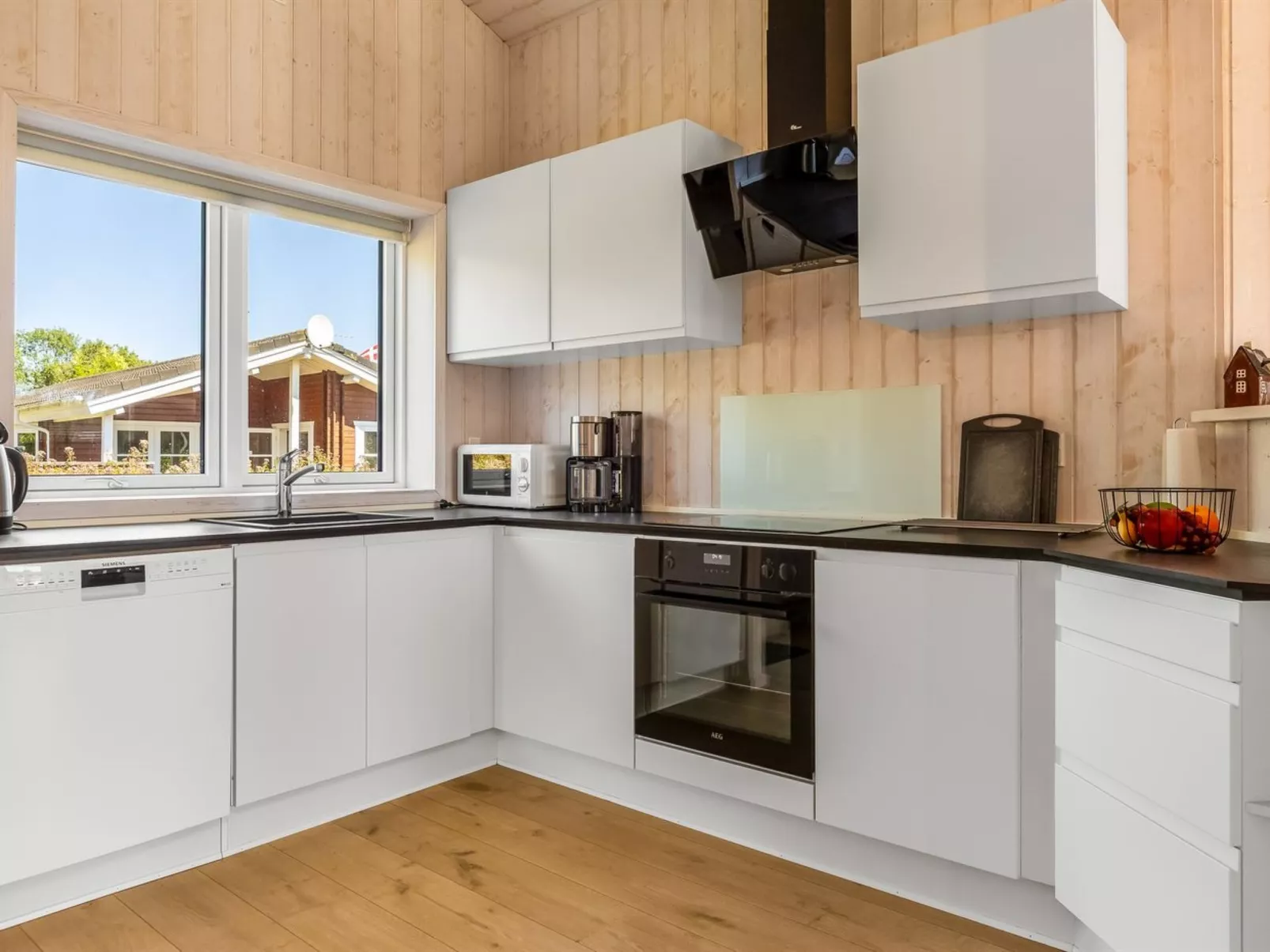 "Ariadne" - 400m from the sea