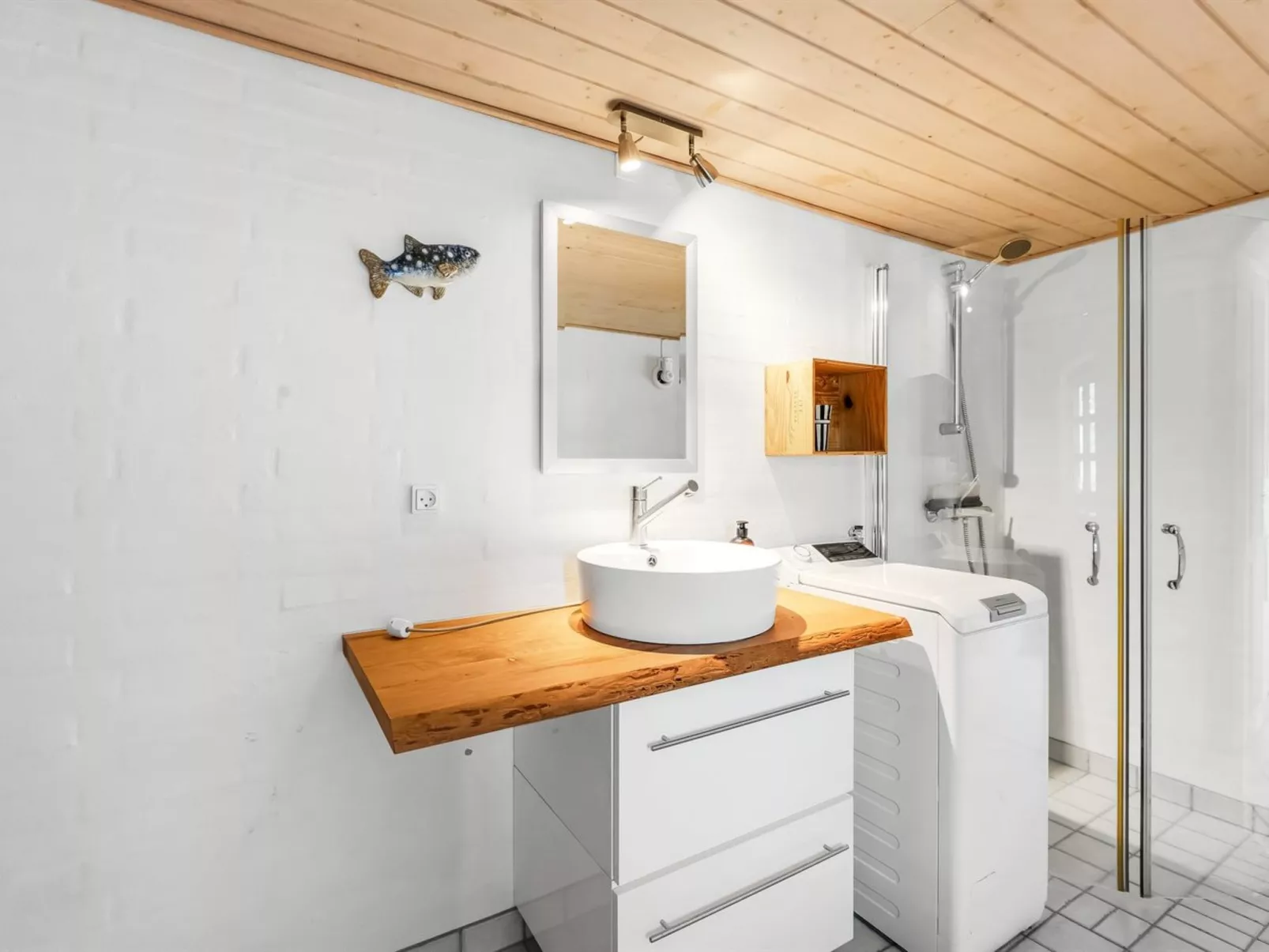 "Ronja" - 1.3km from the sea