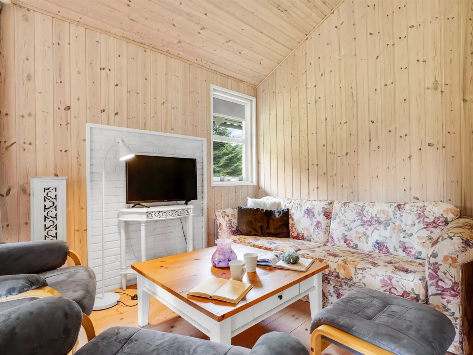 "Aleth" - 800m from the sea