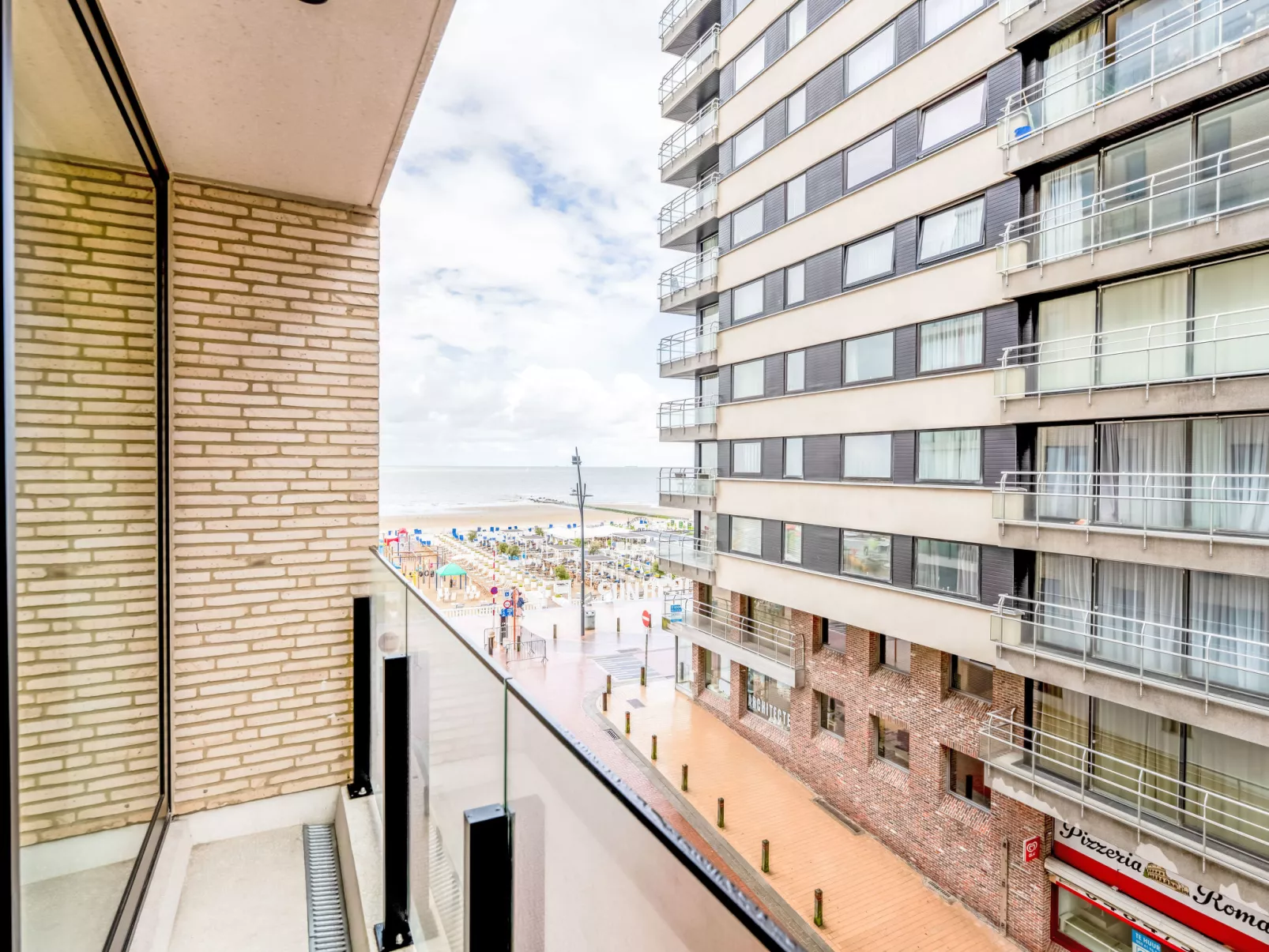 C-Dream I with lateral seaview