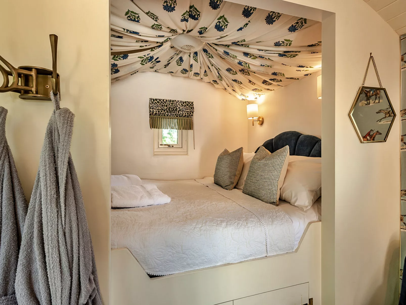 Shrawardine Train Carriage