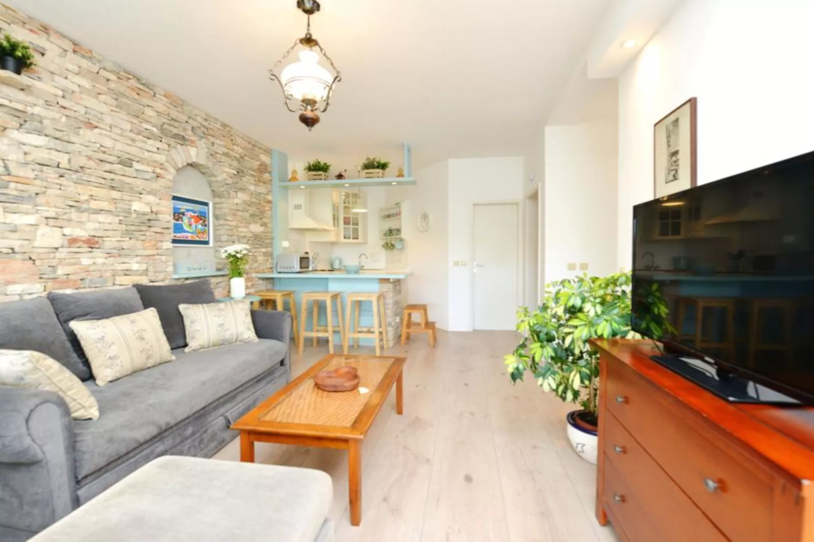 Two-Bedroom Apartment (Kadulja)