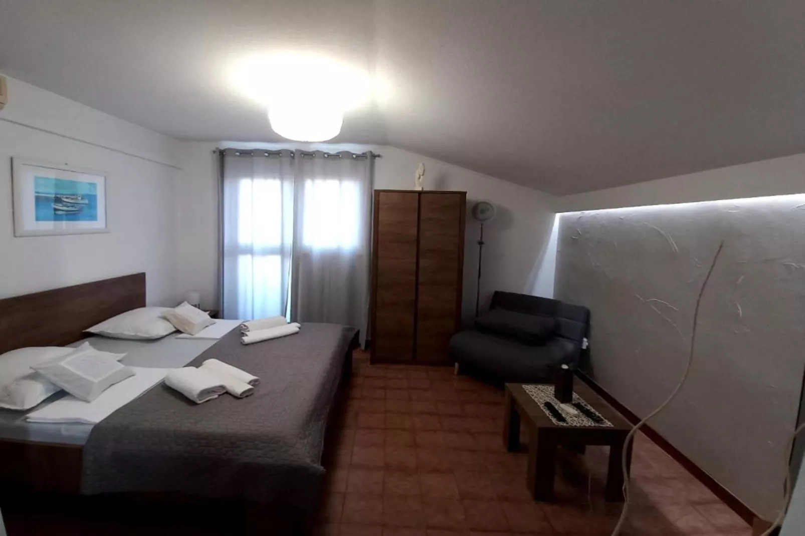 Double Room (A6)