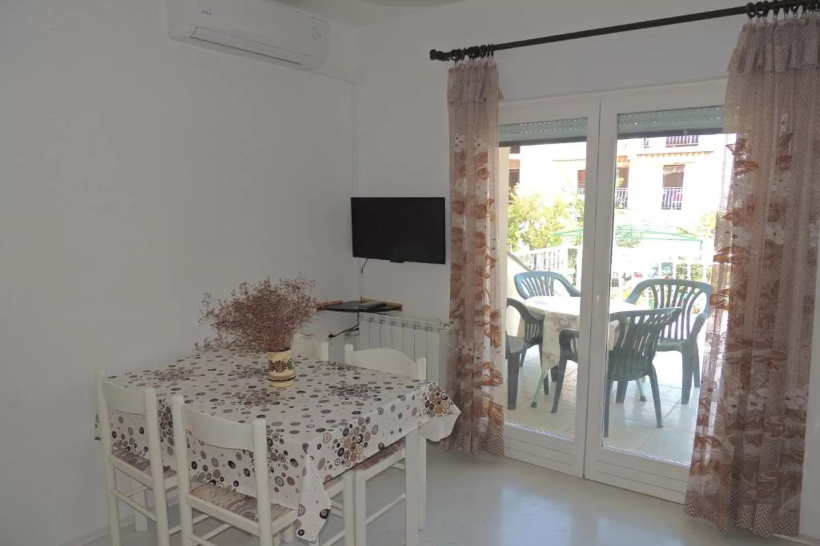 One Bedroom Apartment (A2)