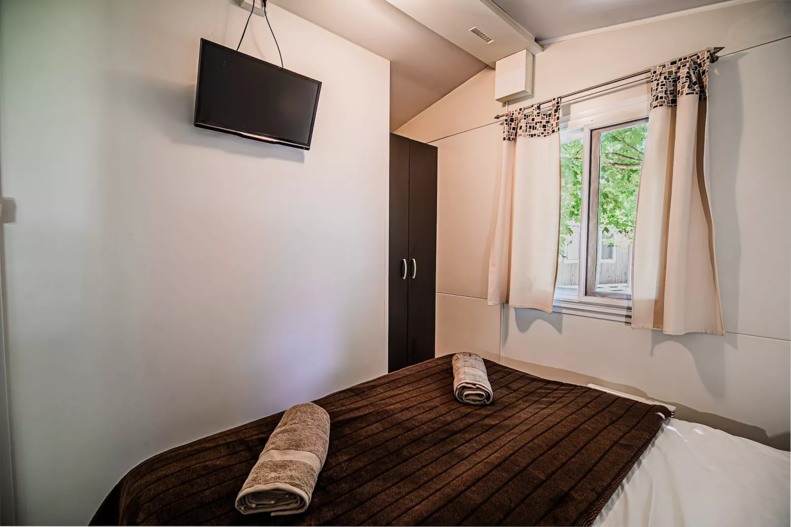 Waterside Retreat Mobile Homes with Thermal Riviera Tickets - Three Bedroom Mobile Home with Lake View  (owner 2)