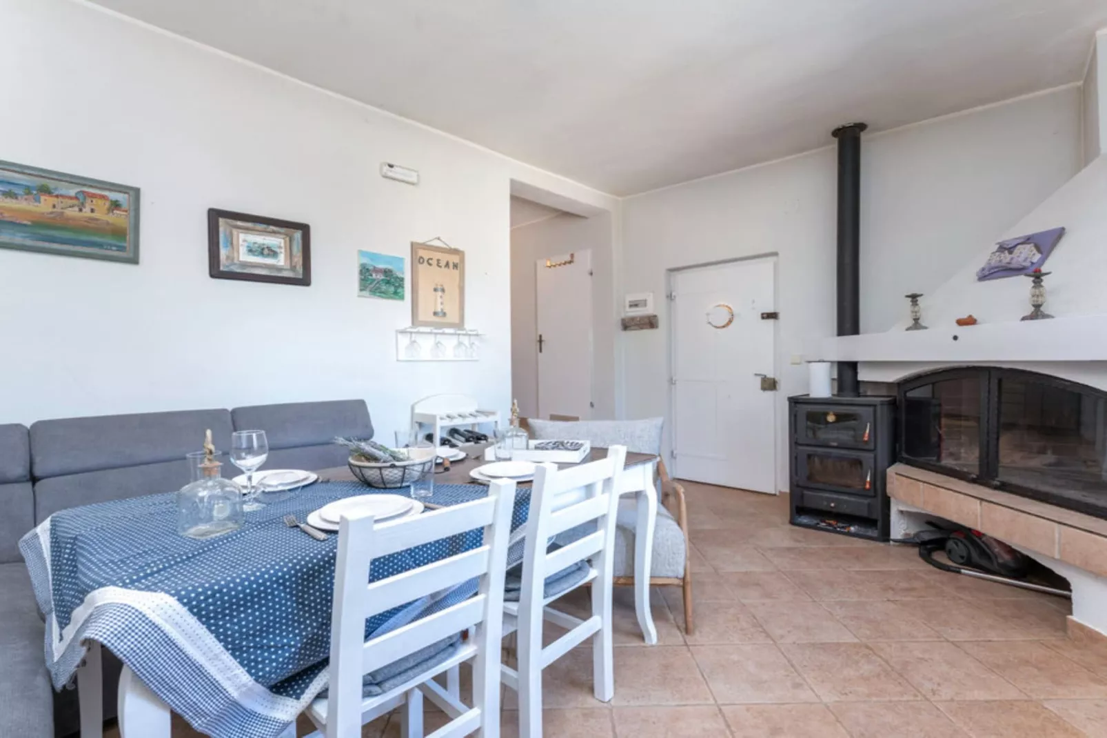 Holiday Home Pigmy Cormoran - One Bedroom House with Terrace  and Pool