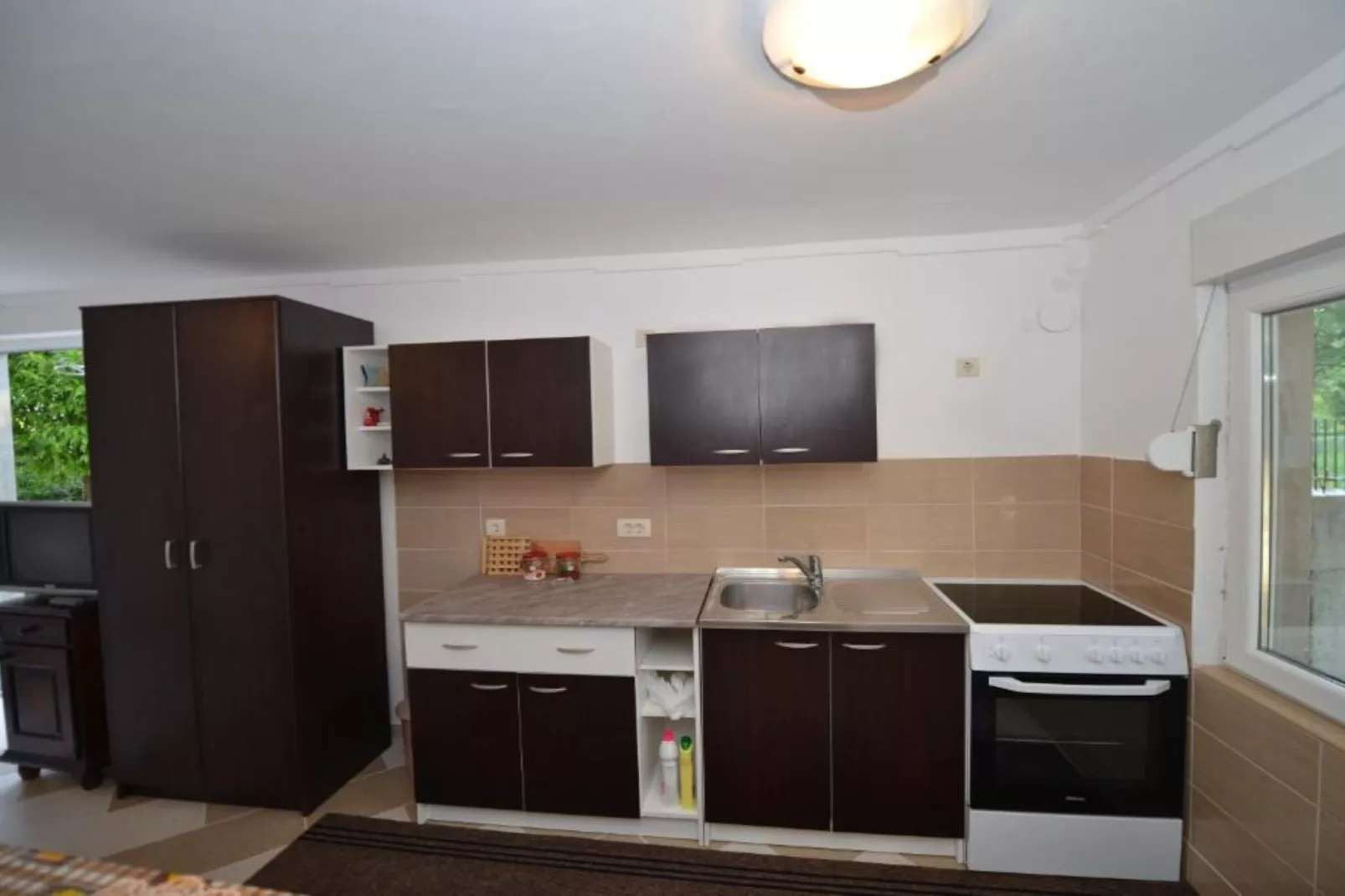 Tivat Bliss Apartments Close to Beach - Studio with Balcony