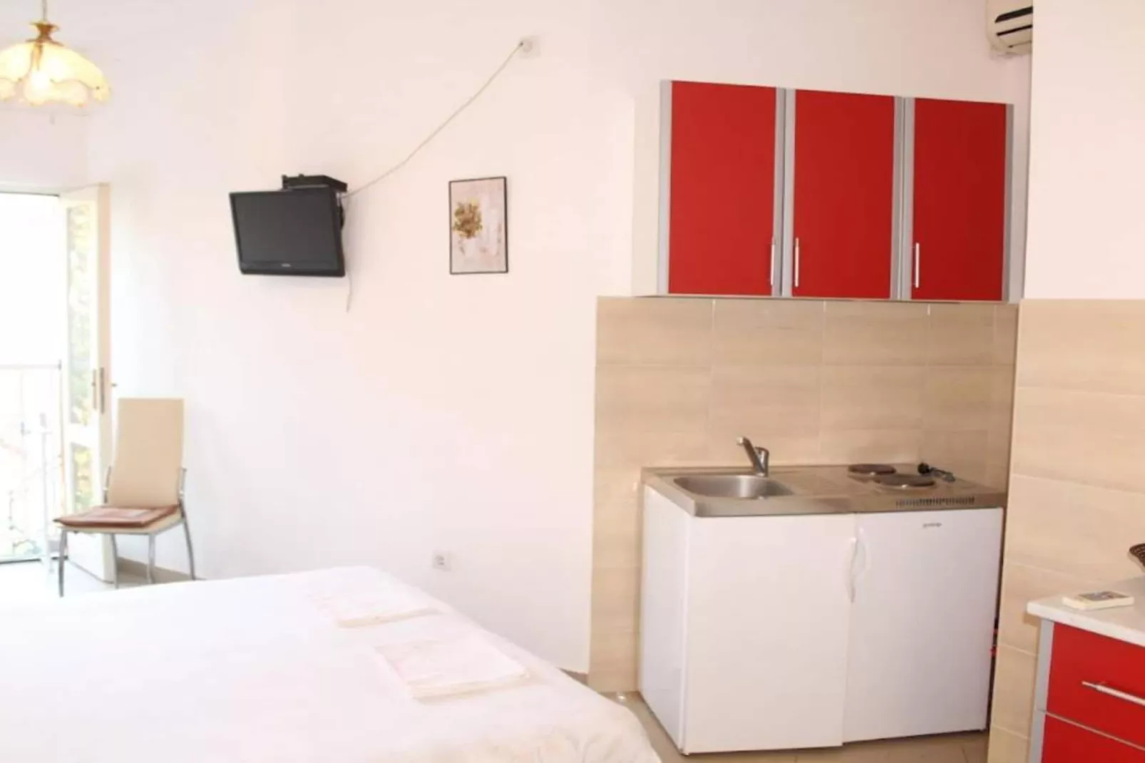 City & Sea Escape – A Perfect Stay in Herceg Novi -  Studio Apartment