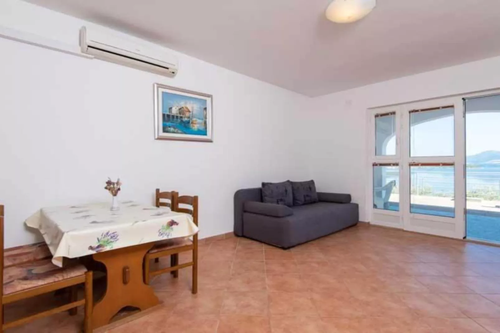 Spacious and Cozy Seafront Apartments - One Bedroom Apartment with Terrace and Sea View
