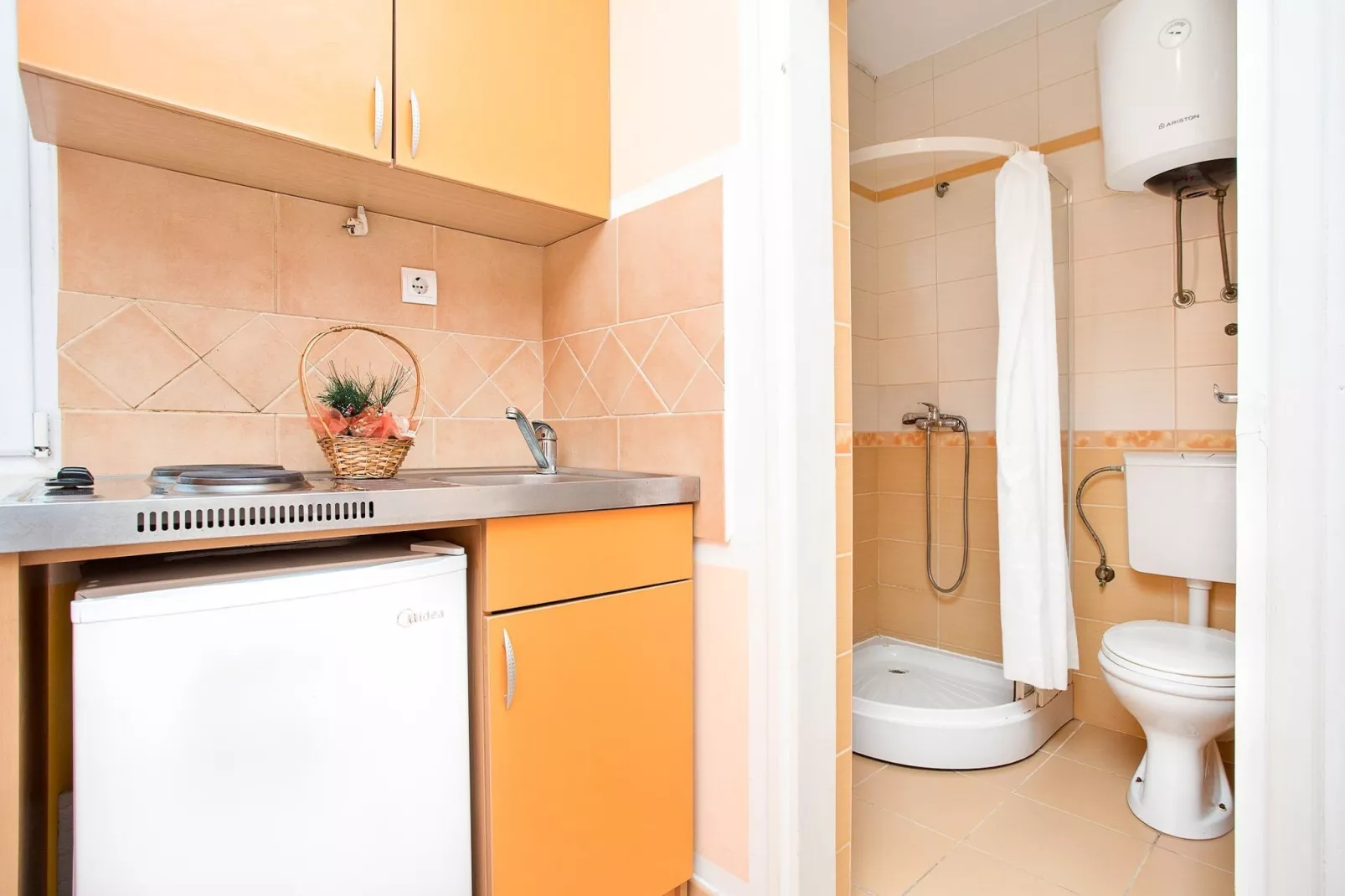 Perfect Budva Stay Near the Sea & Aqua Park - Comfort Triple Studio 1\/1