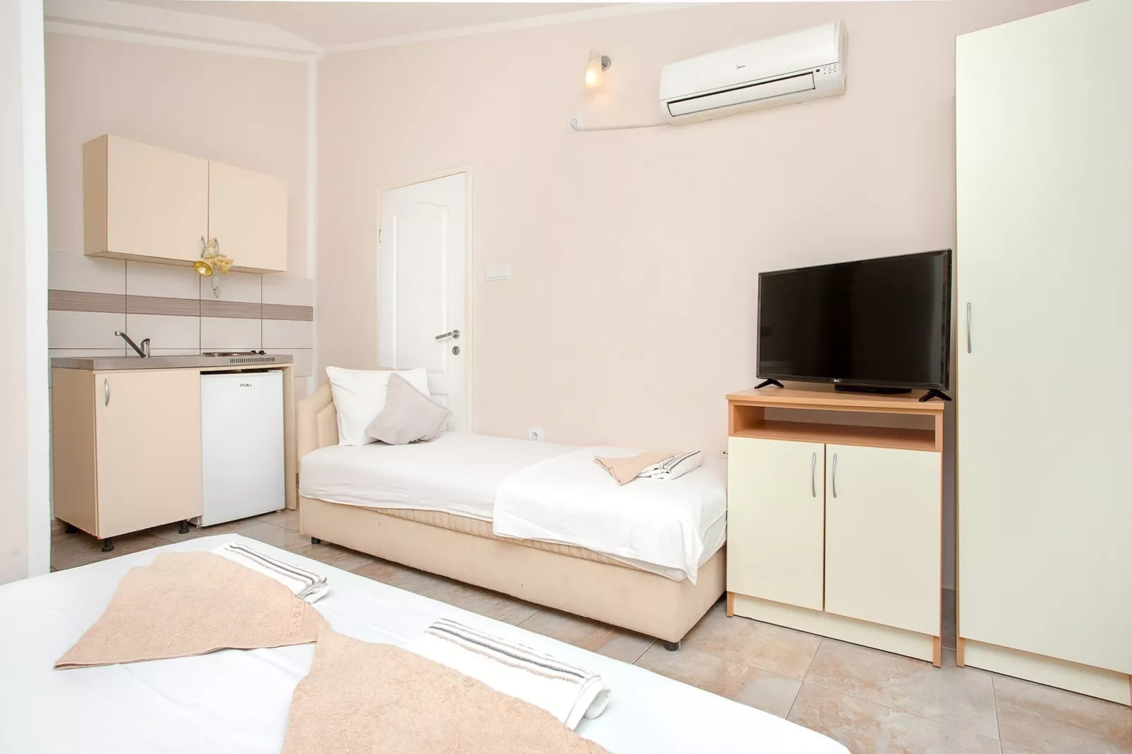 Perfect Budva Stay Near the Sea & Aqua Park -  Duplex Studio 1\/3 2