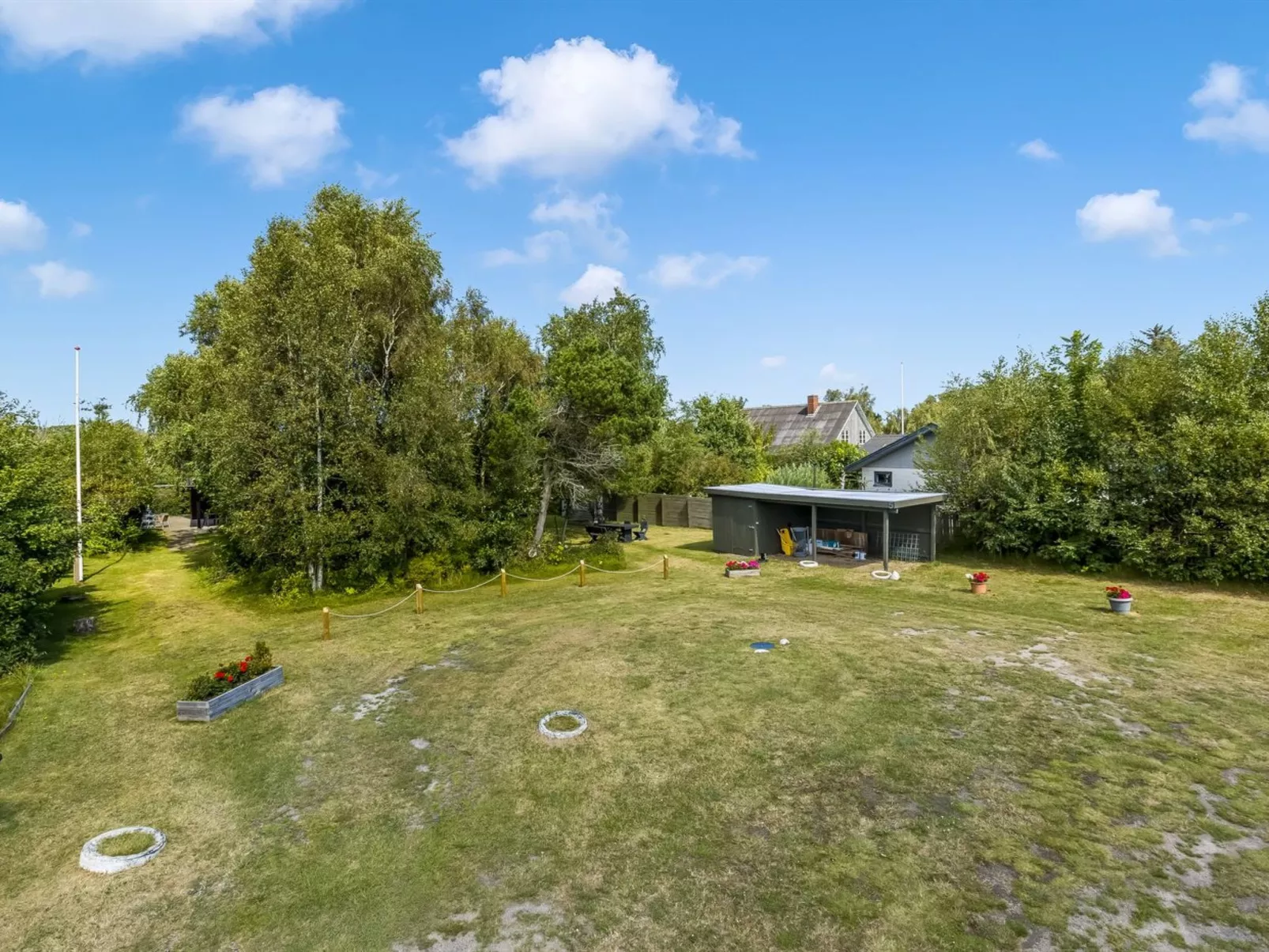 "Naema" - 500m from the sea