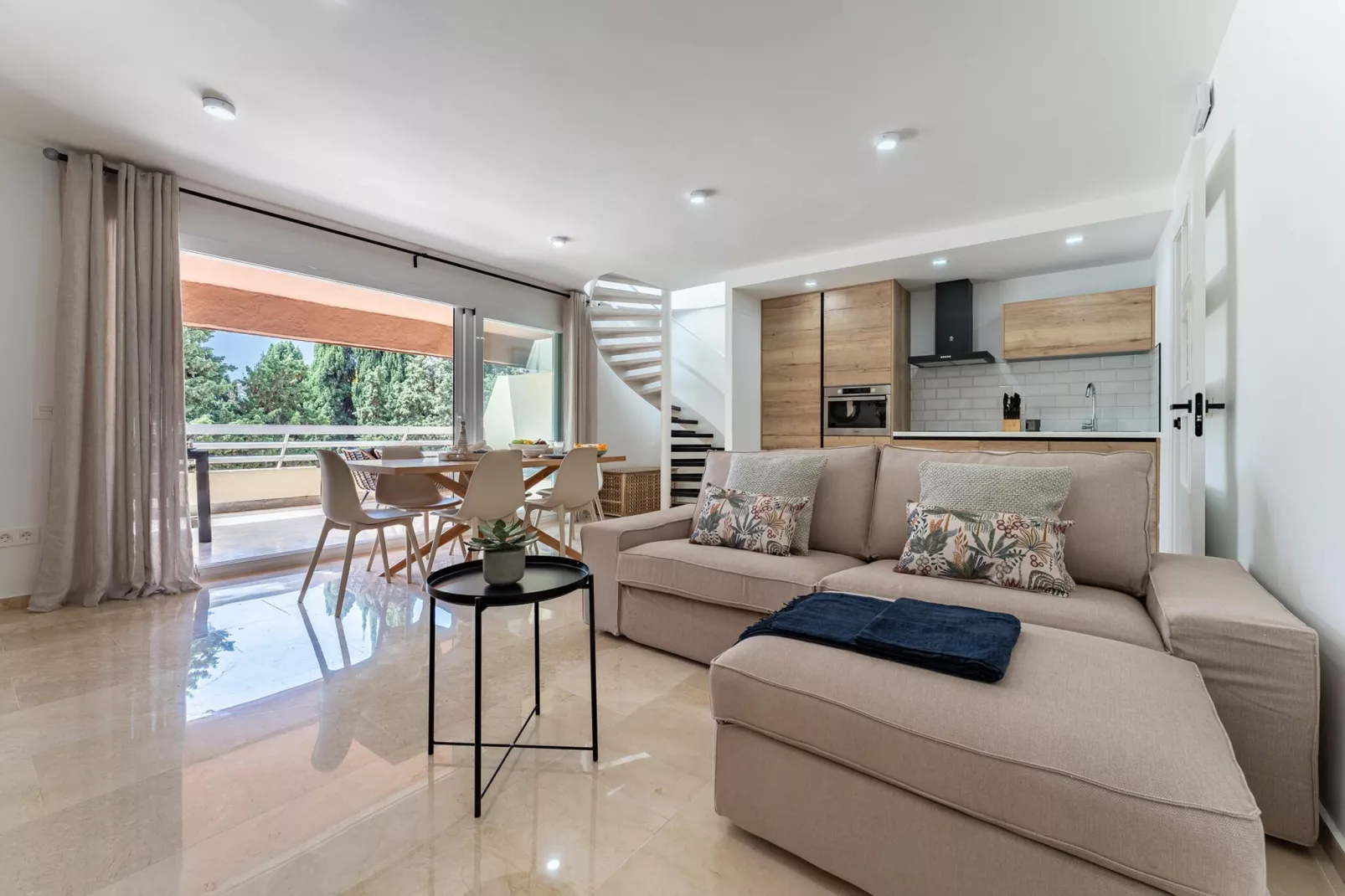 CT 393 - Faro's Soulrise Rooftop - Marbella Beach