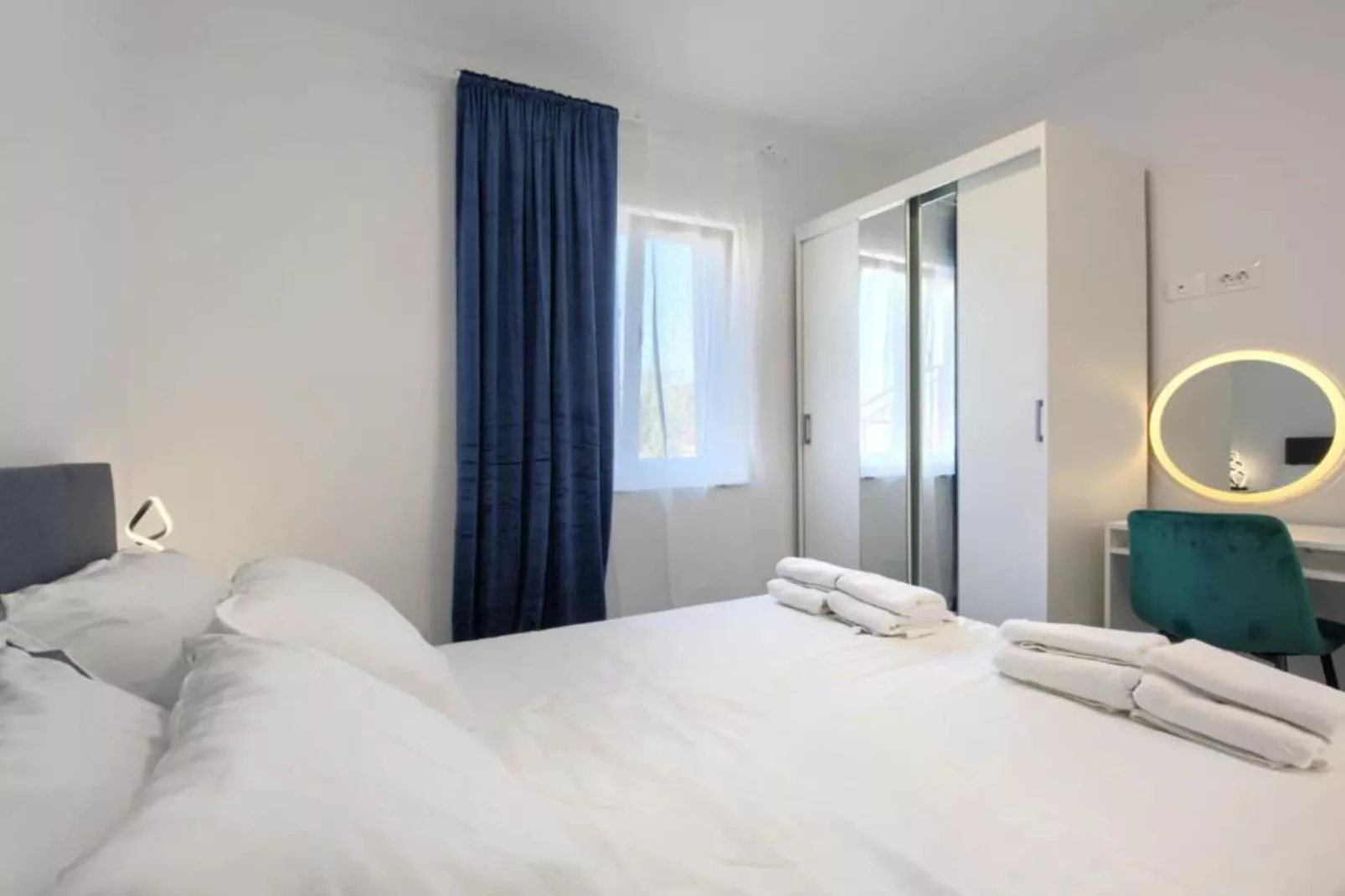 Apartments Mons - One Bedroom Apartment With Terrace (A1)