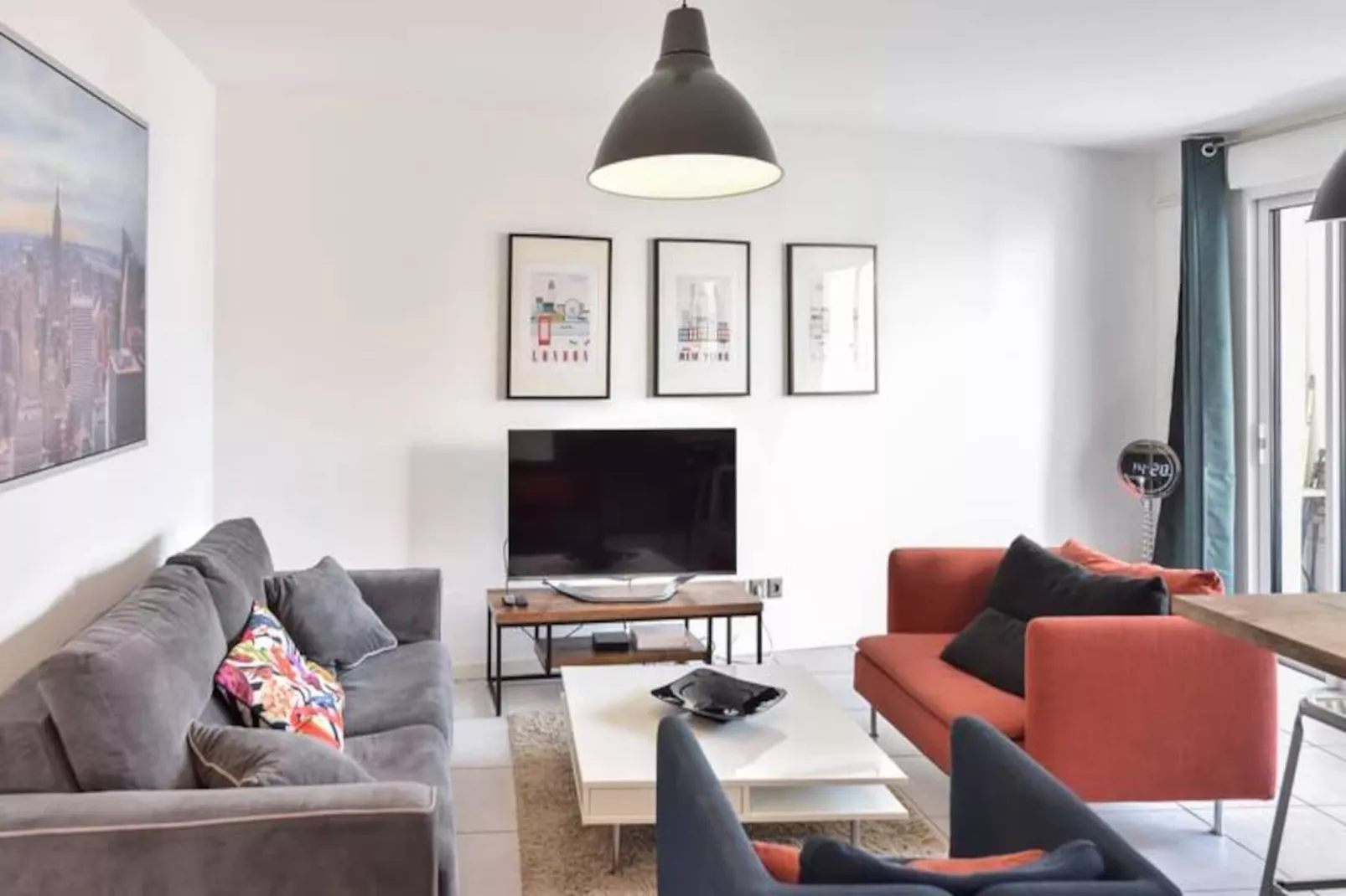 Résidence 3 Pi&egrave;ces Moderne Avec Piscine Au Palm Beach