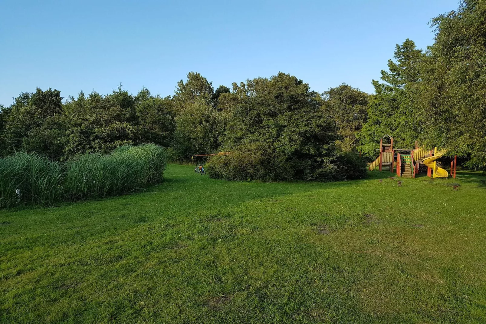 Lichte Cottage met Tuin Terras-By Traum