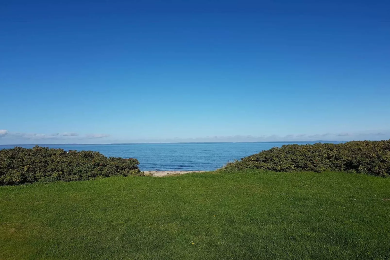 Luxe zwembadvilla bij zee -- By Traum Ferienwohnungen-Waterzicht