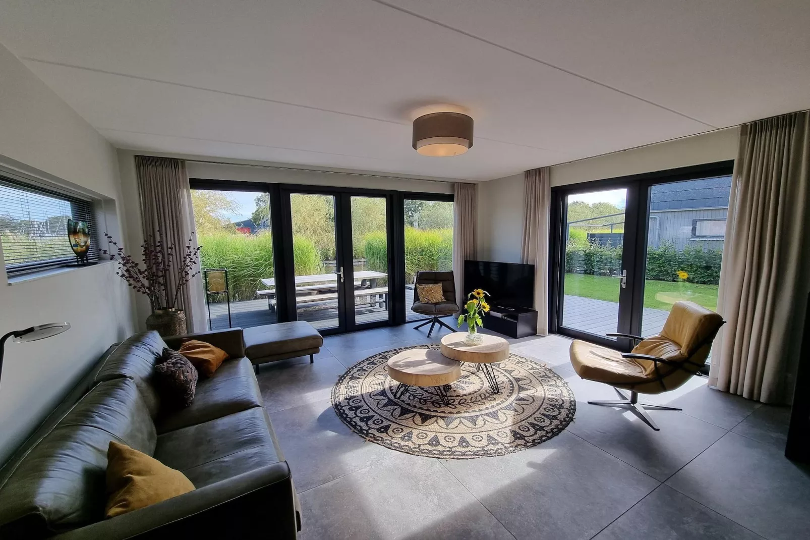 Watervilla Fjirtjin-Woonkamer