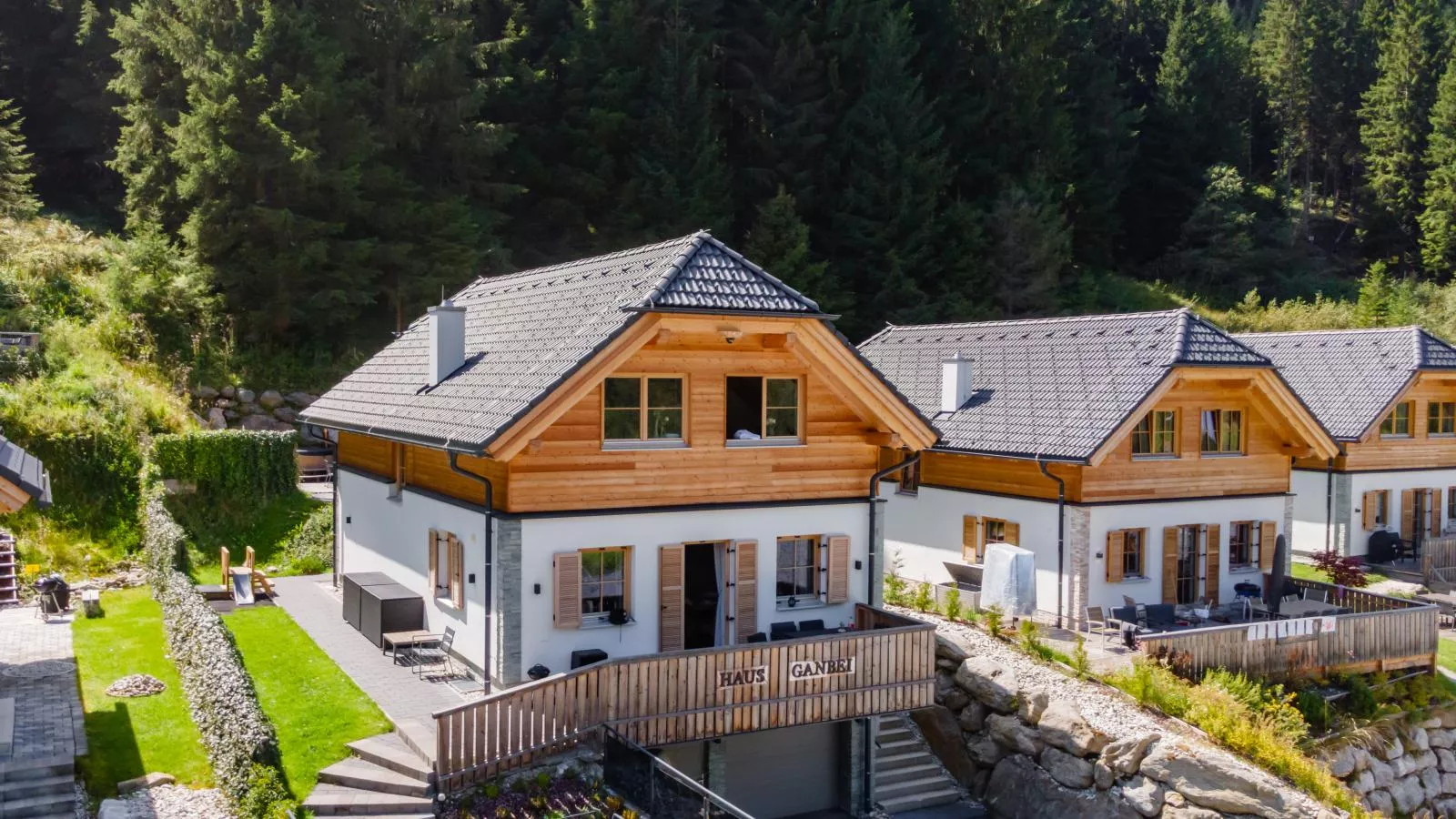 Haus Ganbei-Buitenkant zomer