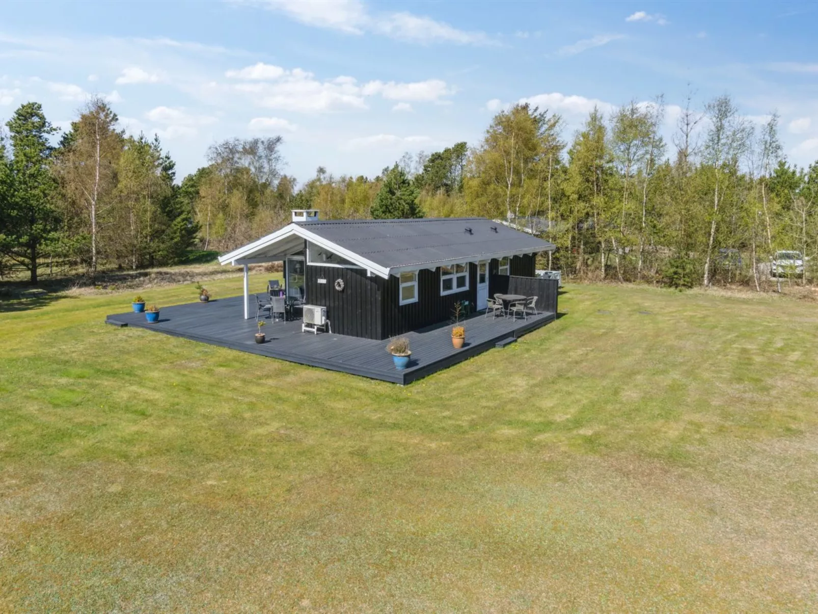 "Alvine" - 475m from the sea