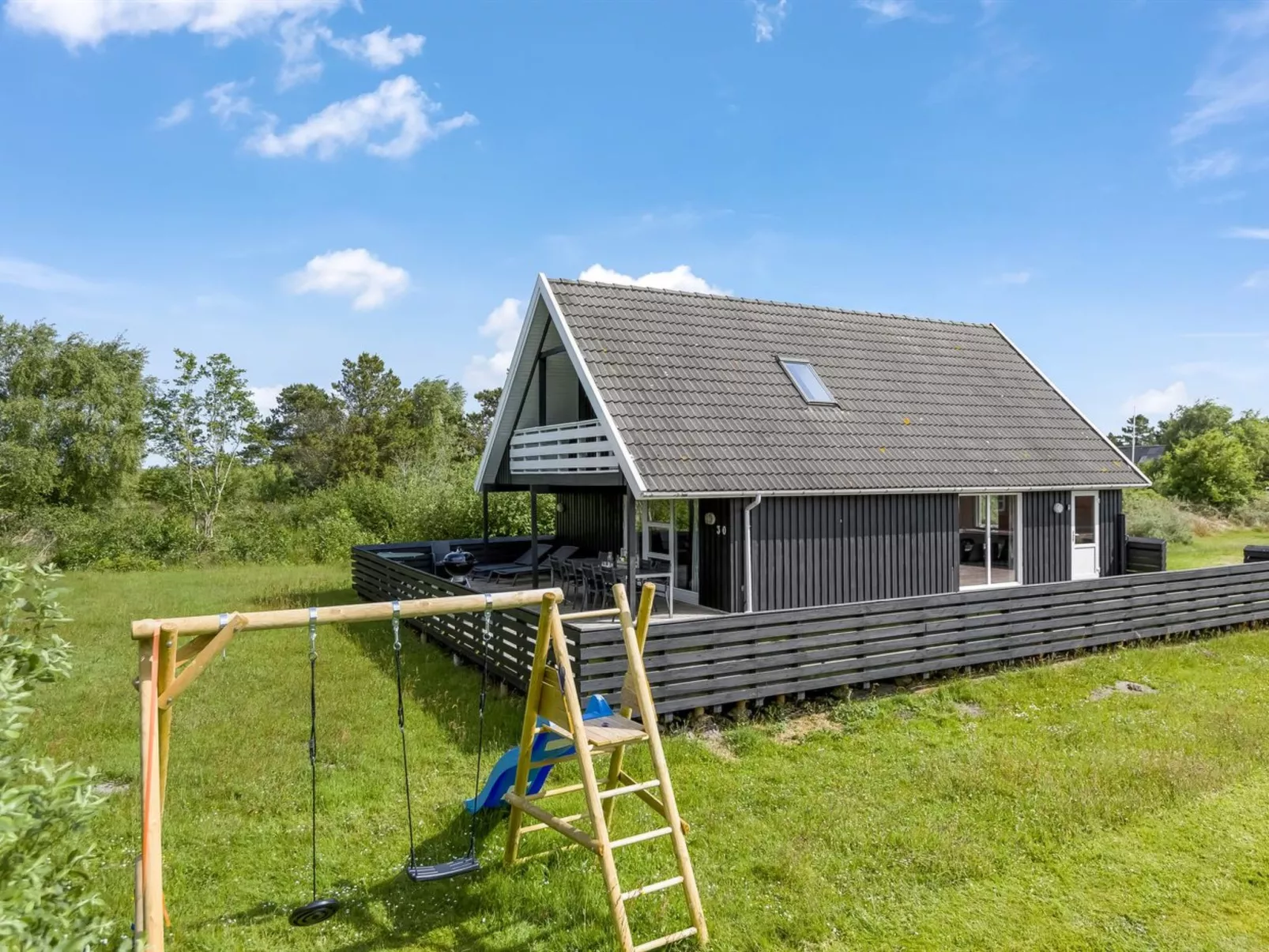 "Sunita" - 2.8km from the sea