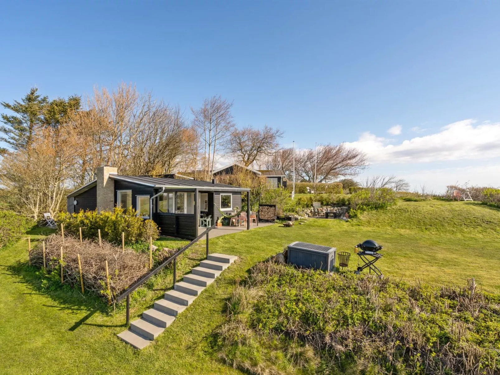 "Nielsen" - 30m to the fjord