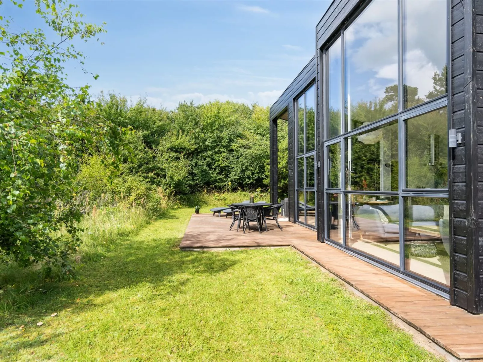 "Herdie" - 900m from the sea