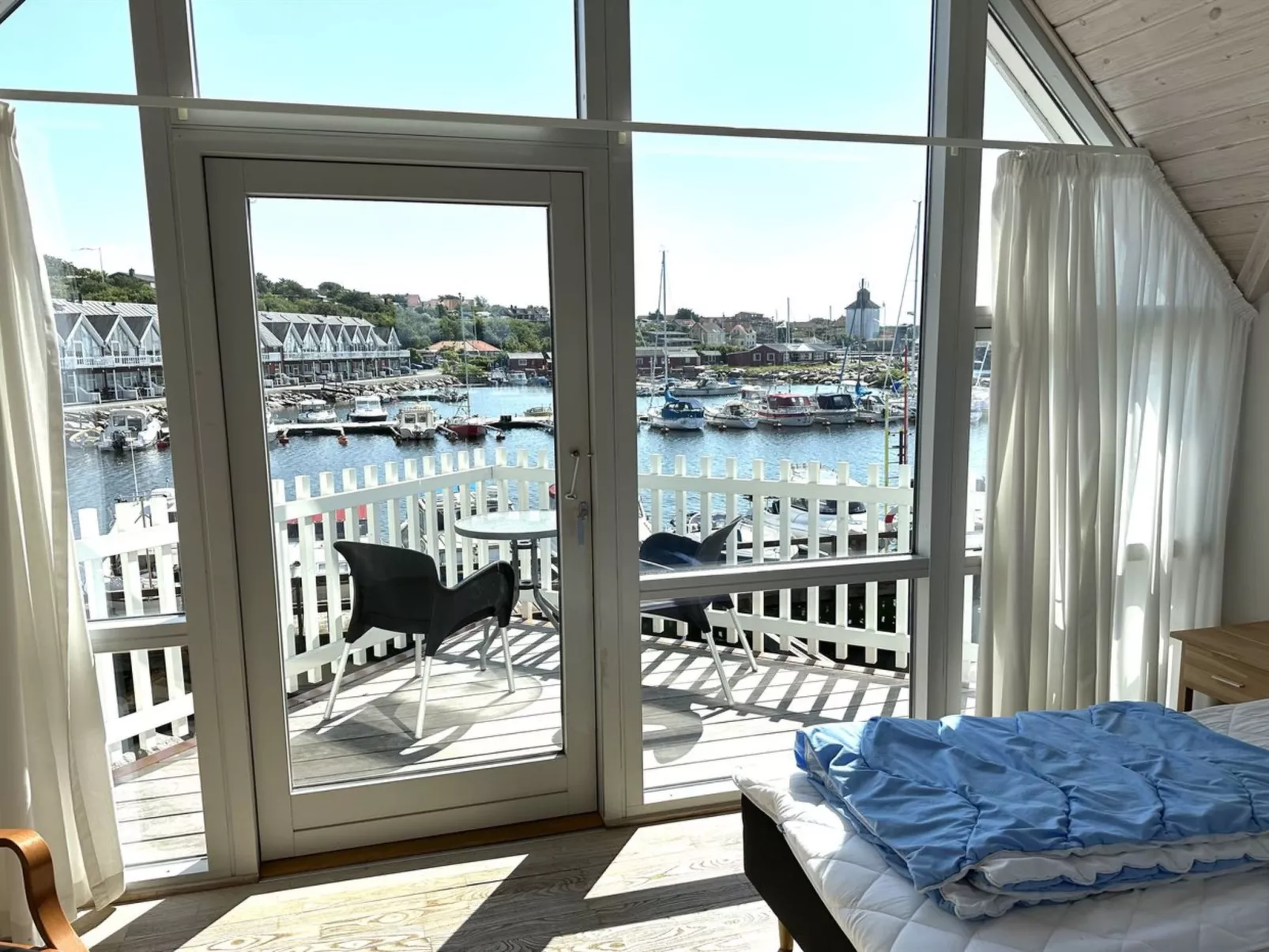 "Otis" - 10m from the sea