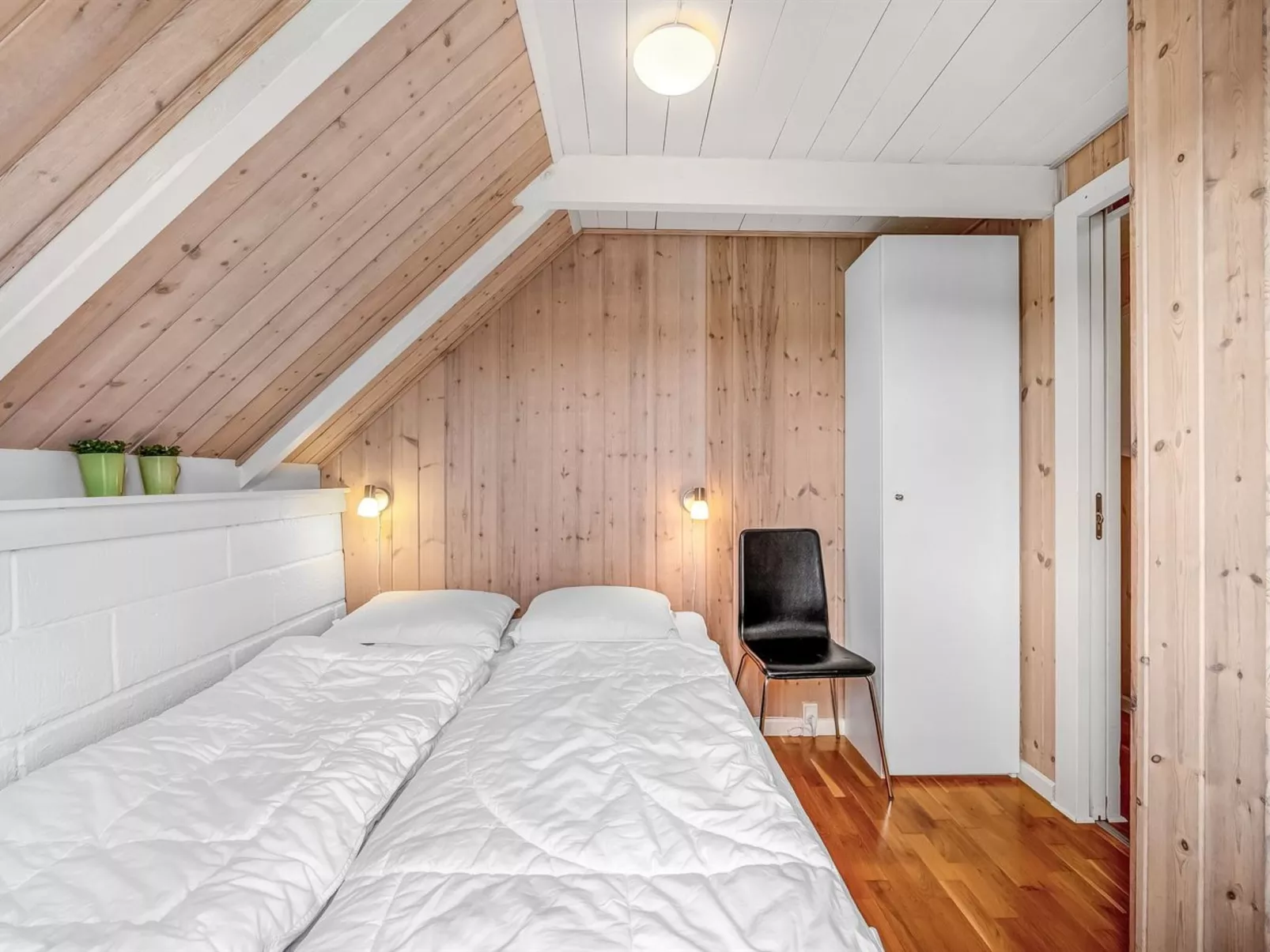 "Hemfrith" - 800m to the fjord