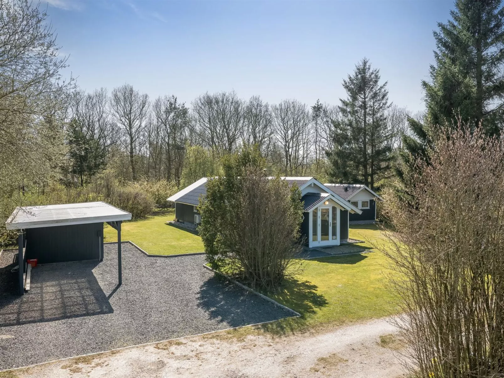 "Snefrid" - 12km from the sea