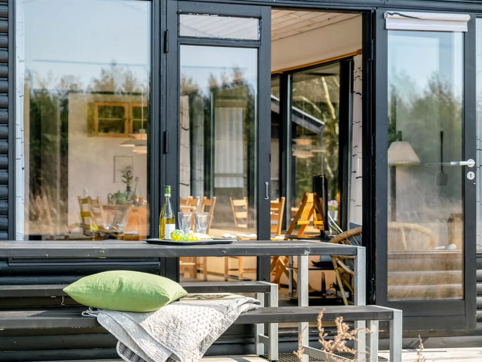 "Shayene" - 2.5km from the sea