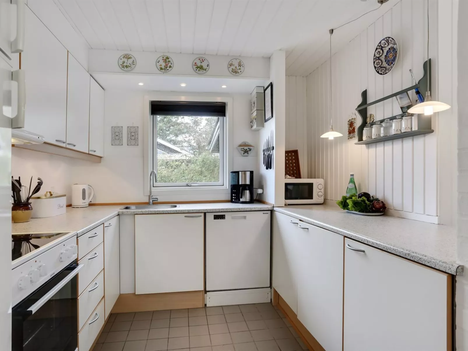 "Ika" - 600m from the sea