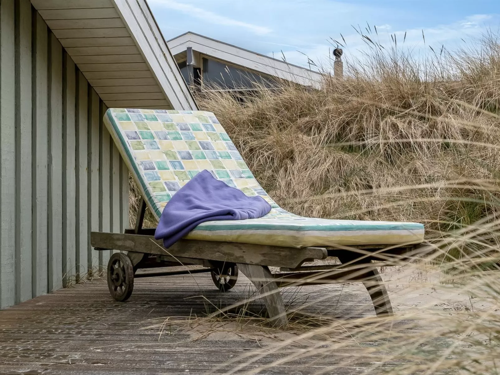 "Erwith" - 50m from the sea