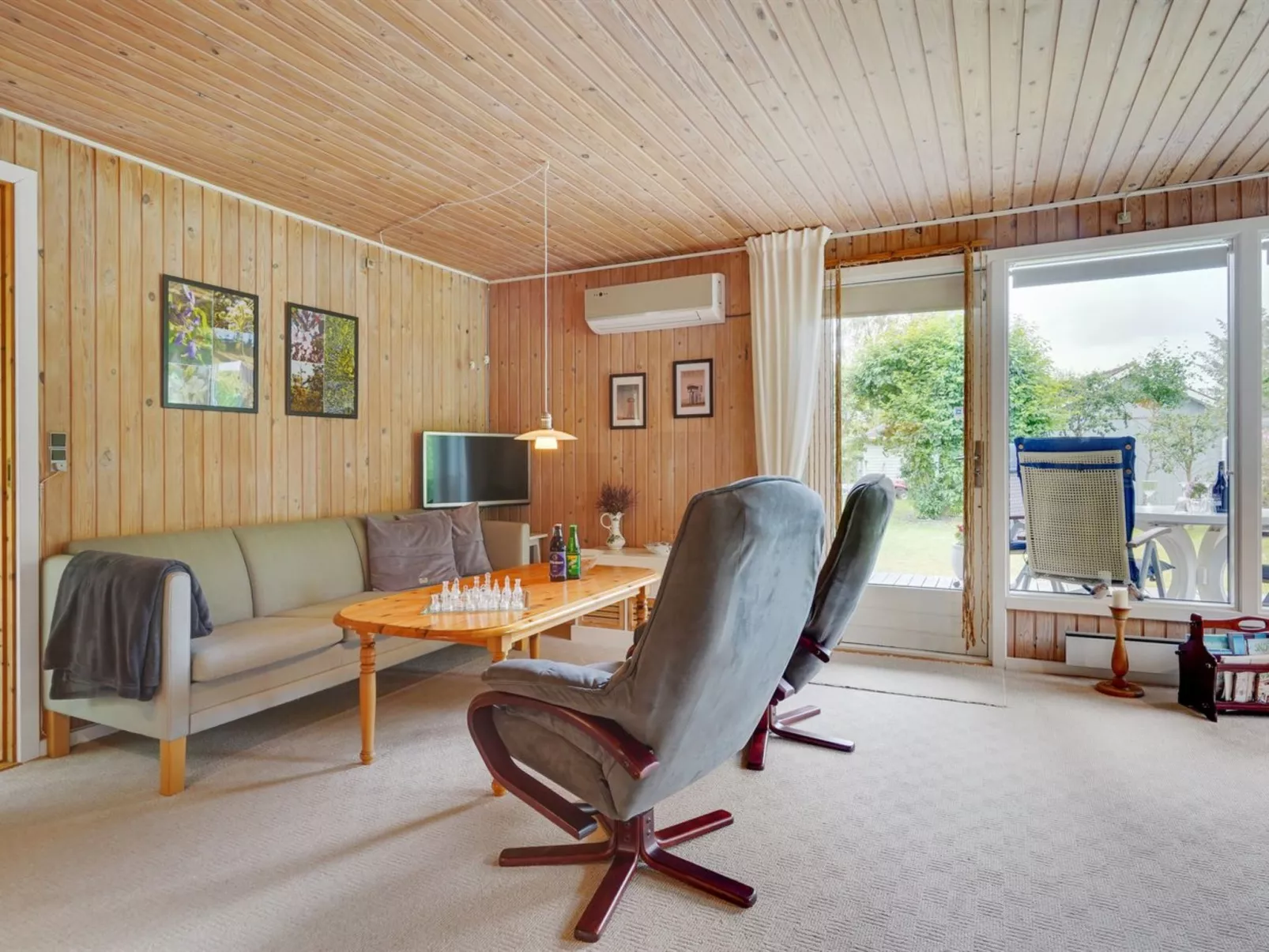 "Farthin" - 800m from the sea