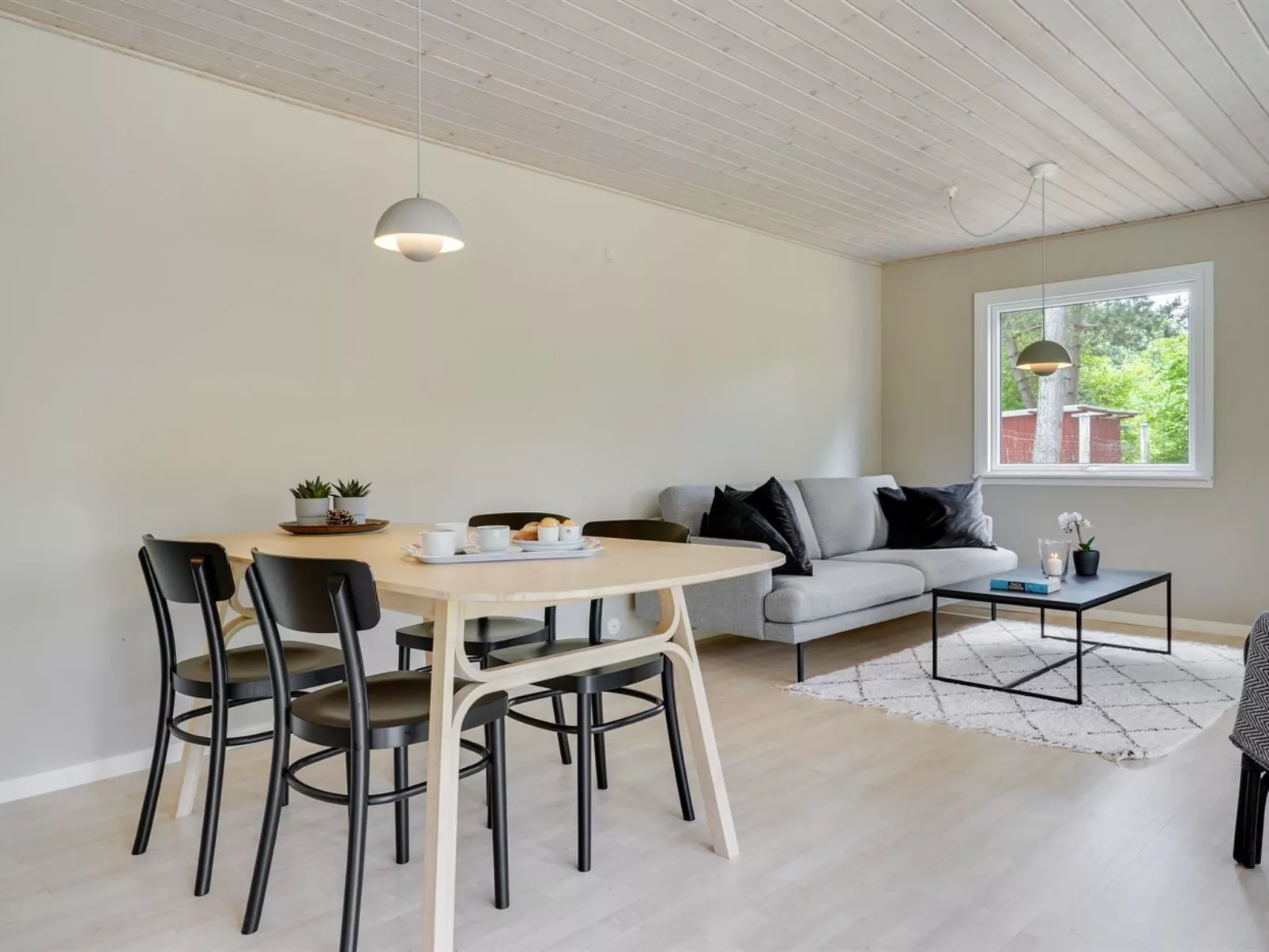 "Nannah" - 250m from the sea